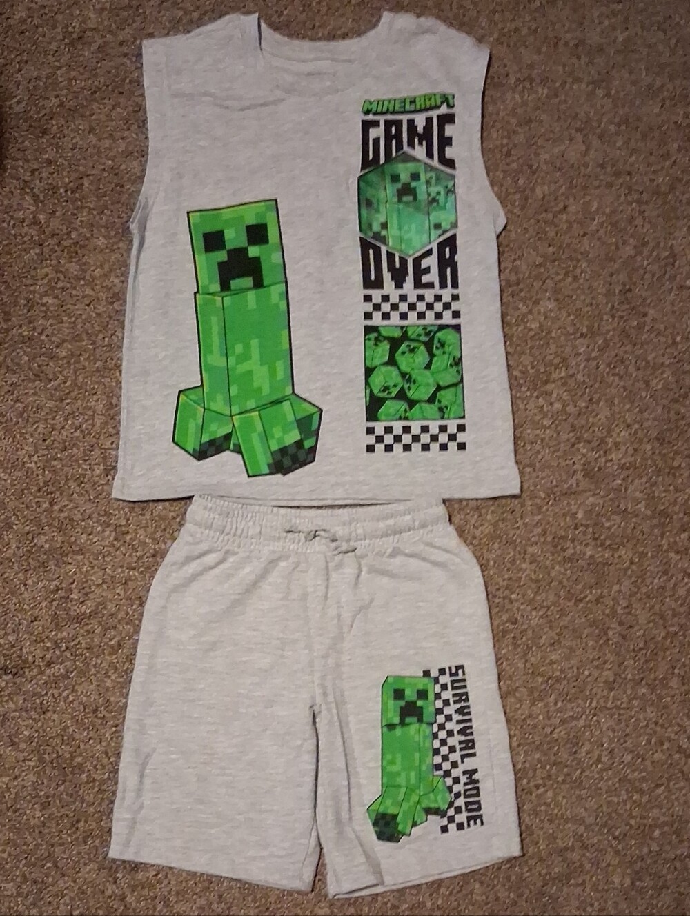 Minecraft Kids Gray & Green Creeper Set
